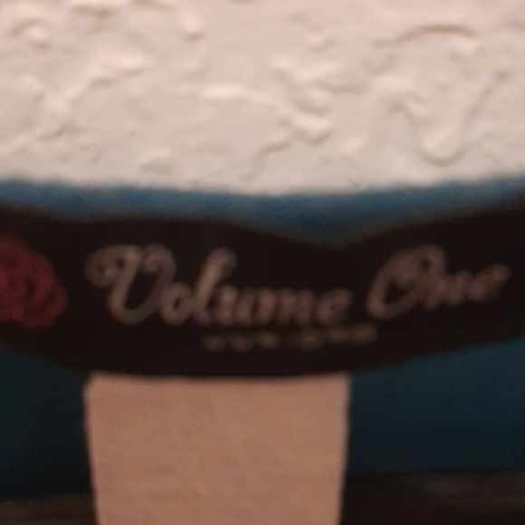 Volume One Tank Top - Picture 9 of 9